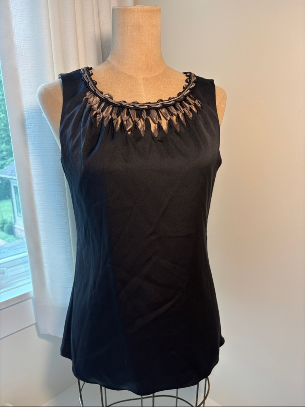 Elie Tahari Silk/Elastane Lined Sleeveless Black Embellished Neckline Top SP